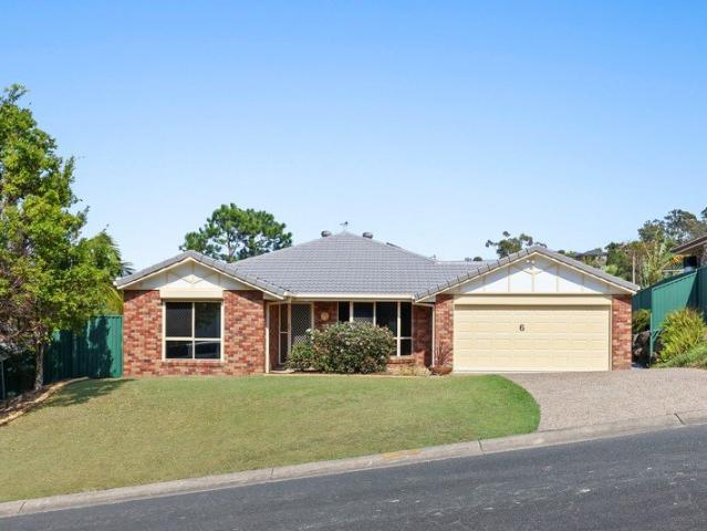 SPACIOUS LIVING IN THE HEART OF PACIFIC PINES