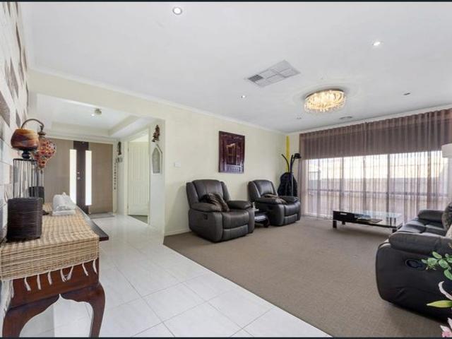 Spacious Living in the Heart of Point Cook! APPLICATIONS NOW OPEN