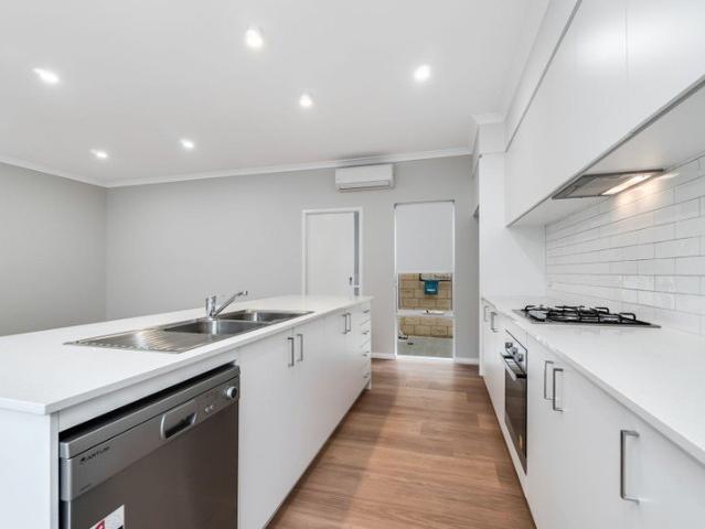 Spacious Living in the Heart of Warwick