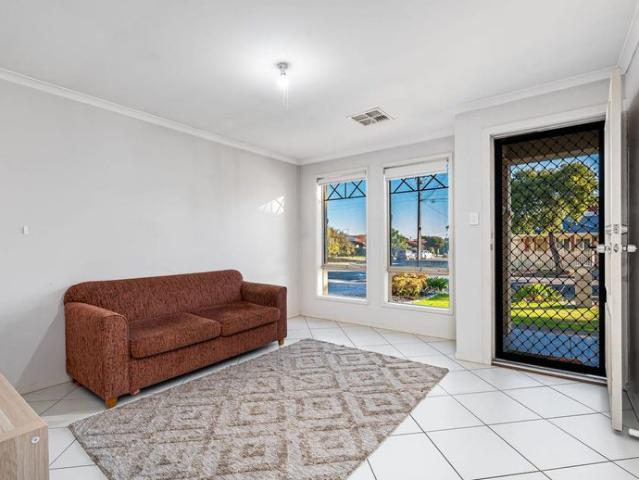 Spacious Living in the Heart of Windsor Gardens