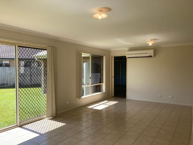 Spacious Living on a Generous 718m² Block