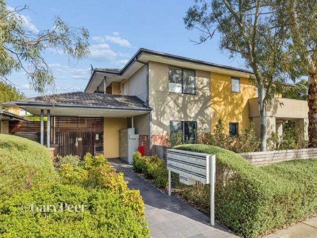 Spacious living meets courtyard appeal