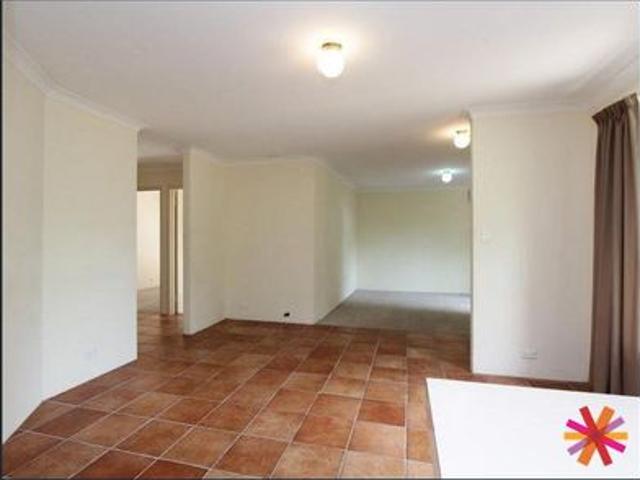 SPACIOUS LIVING, PRIVATE COURTYARD & GREAT LOCATION