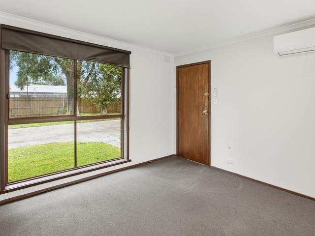 Spacious Living, Private Entertaining & Eco Friendly Convenience