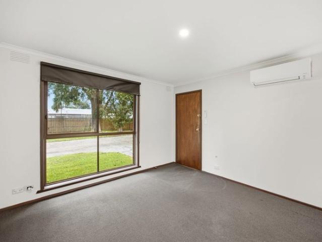 Spacious Living, Private Entertaining & Eco Friendly Convenience