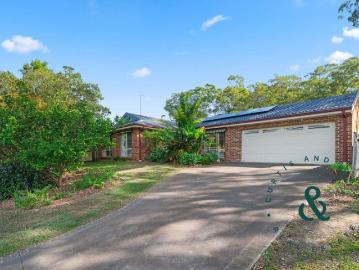 Spacious Living, Renovated Comfort & Ultimate Entertainer's Appeal