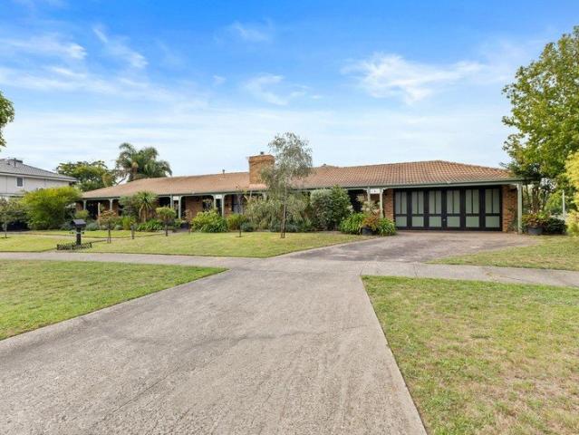 Spacious Living, Work from Home Flexibility & Outdoor Entertaining