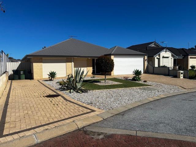 Spacious Living with Theatre, Activity Room & Extra Parking in Meadow Springs