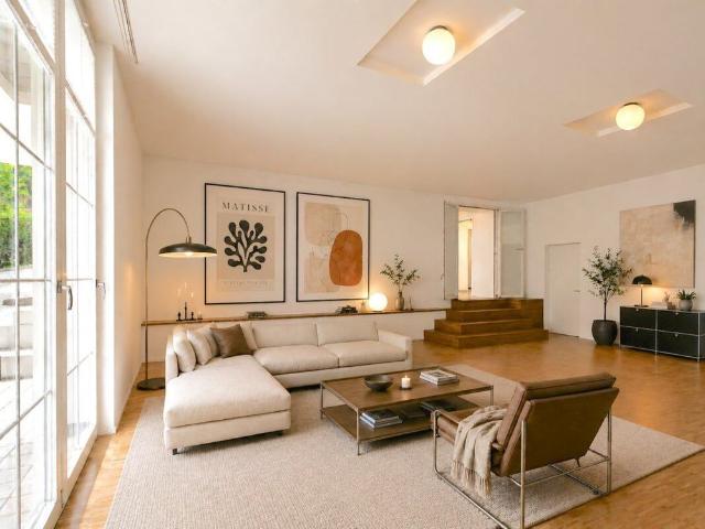 Spacious living with loft character and terrace in Thalwil