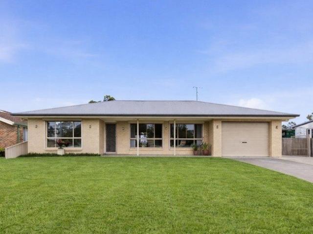 Spacious Living with Room for Everything in Paxton