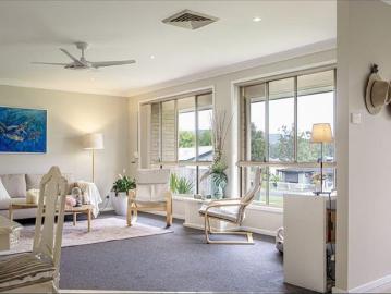 Spacious Living with Room for Everything in Paxton