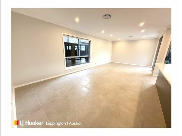 Spacious Living with Separate Small Business Office Space