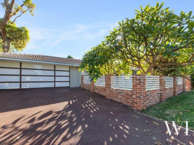 Spacious Living, Timeless Style & Superb East Fremantle Location