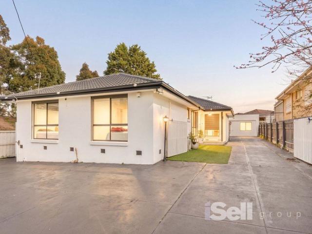 SPACIOUS LIVING, VERSATILE FAMILY LIFESTYLE