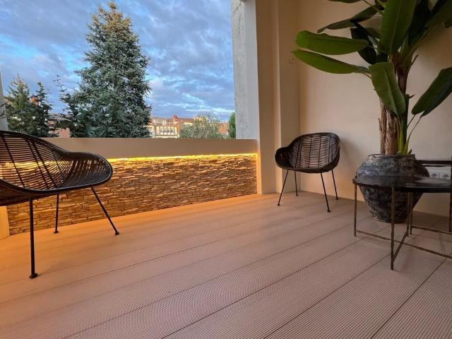 Spacious loft in Düsseldorf with high ceilings, terrace & balcony, Dusseldorf Amsterdam Apartments for Rent