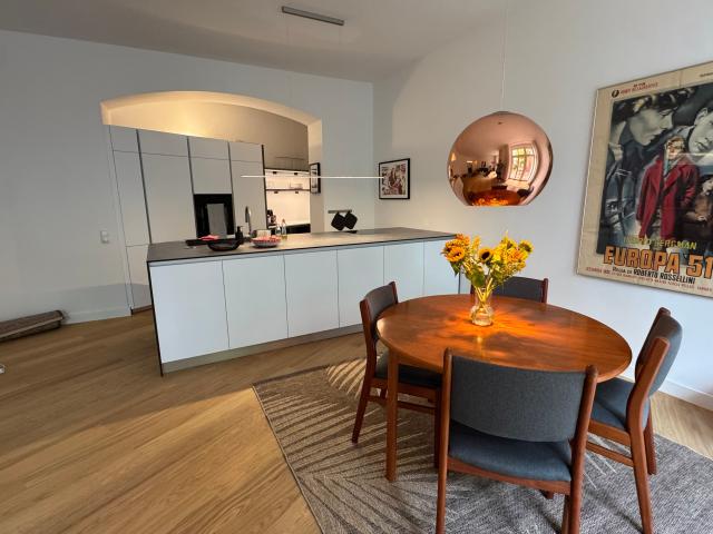 Spacious Loft Style 1 Bedroom Flat on Tiergarten 3 12 months extension possible