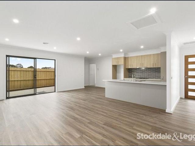 Spacious & Low Maintenance 3 Bedroom Unit in Sought After Location