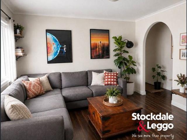 Spacious & low maintenance 2 Bedroom unit in a prime Location