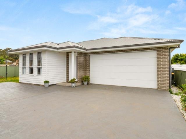 Spacious Low Maintenance 4 Bedroom Home in Worrigee
