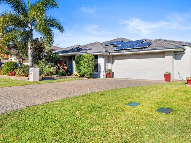 Spacious, Low Maintenance Family Living with Side Access