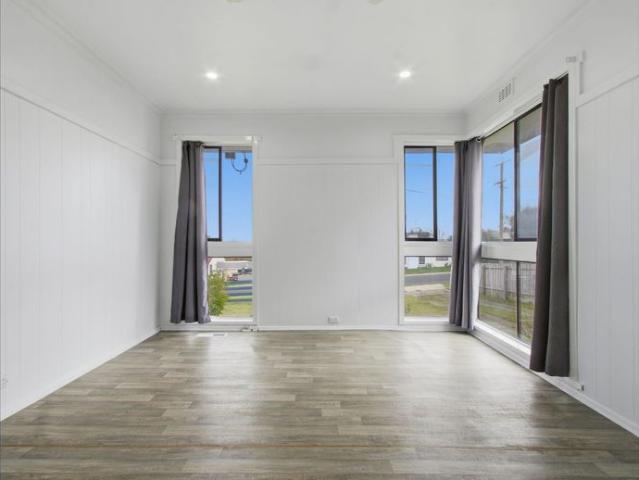 Spacious & Low Maintenance Family Living in a Convenient Morwell Location