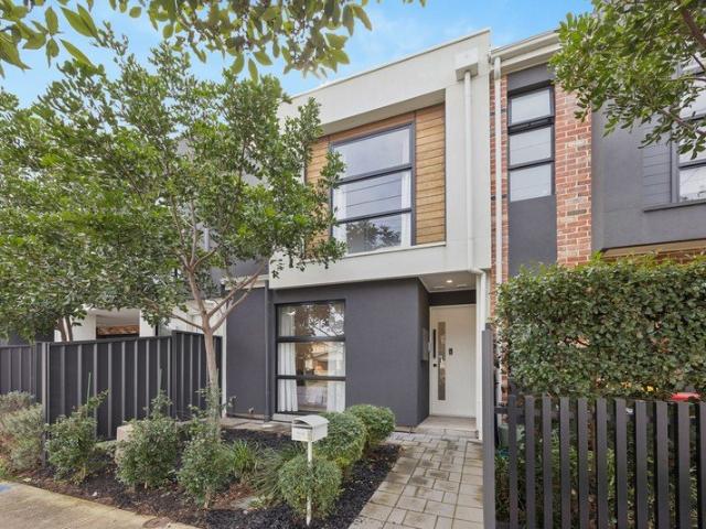Spacious Low Maintenance Living on the City Fringe