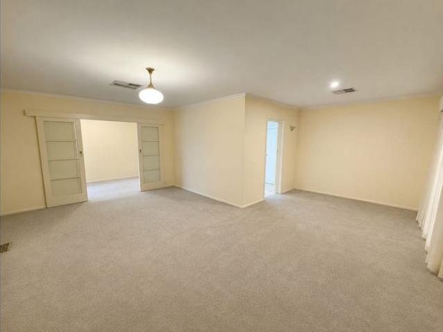 Spacious & Low Maintenance Living in South Shepparton!
