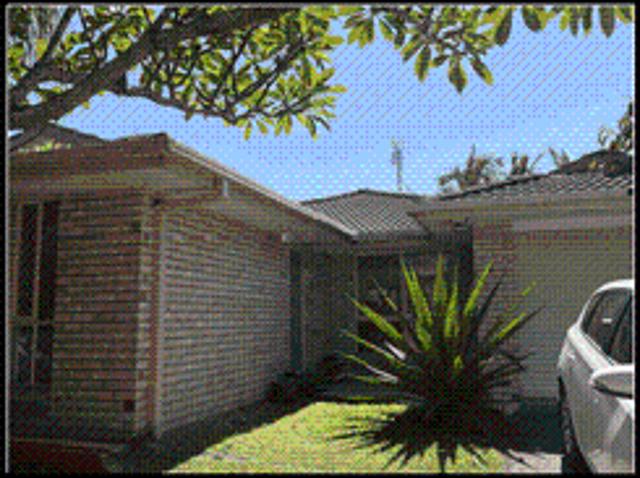 Spacious & Low Maintenance Living in the Heart of Varsity Lakes