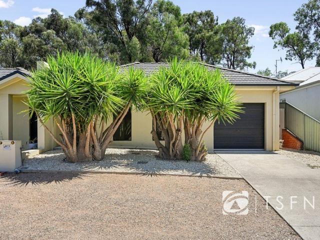 Spacious & Low Maintenance Townhouse in Prime Kennington Location