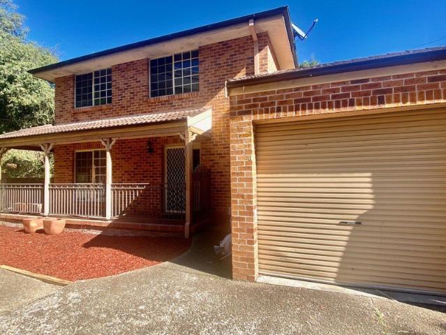 Spacious, Low Maintenance Townhouse in Quiet Cul de Sac