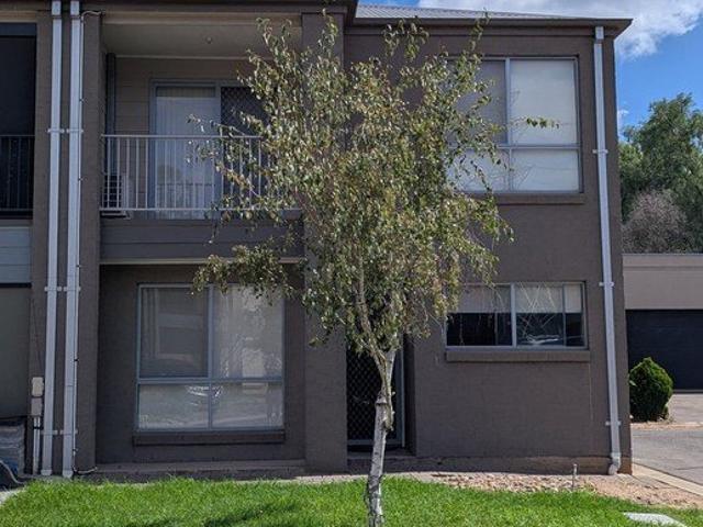 Spacious Low Maintenance Townhouse in Secure Parafield Gardens Complex