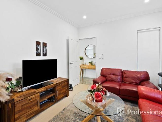 Spacious, Low Maintenance Villa!