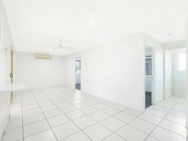 SPACIOUS, LOW SET LIVING WITH EXCEPTIONAL PARKING & OUTDOOR SPACE