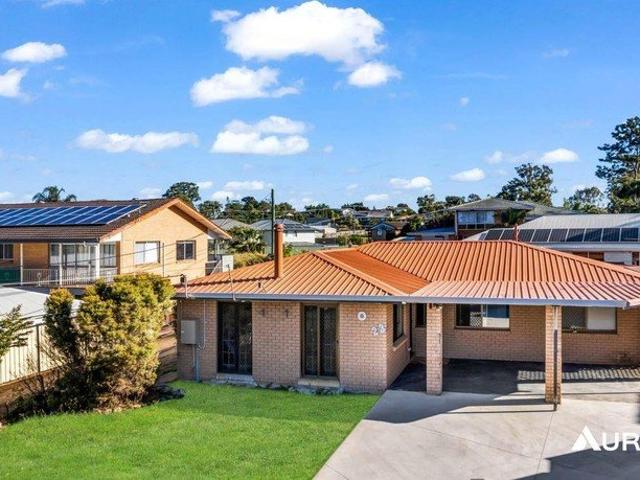 SPACIOUS LOWSET BRICK HOME!