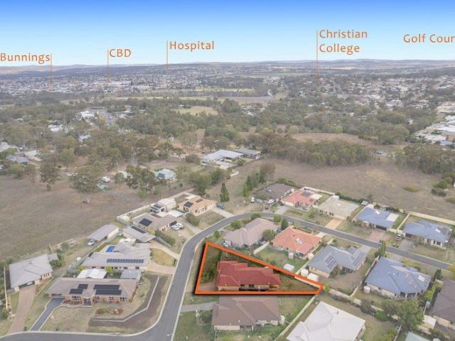 SPACIOUS LOWSET BRICK HOME ON 845m²