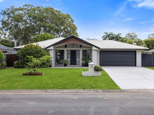 Spacious Lowset Family Living with Multiple Entertaining Zones