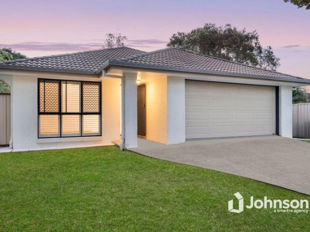 SPACIOUS LOWSET HOME IN A PRIME BAYSIDE POCKET!