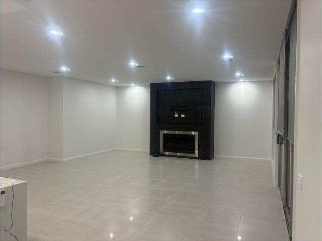 Spacious & Luxurious Family Home in Prime Location at a Bargain Price!