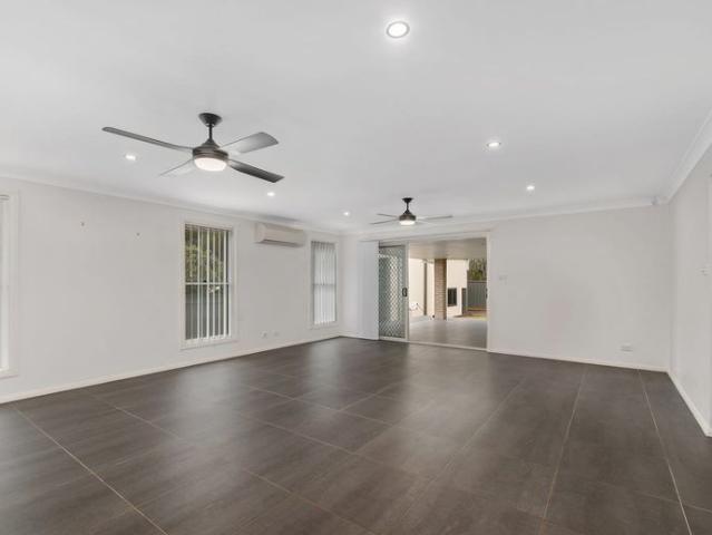 Spacious & Luxurious Modern Family Home