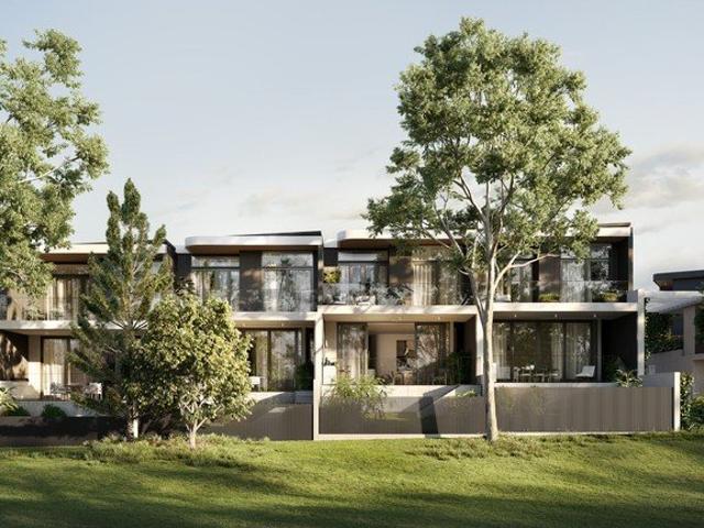 Spacious & luxurious residence with courtyard underneath feature fig tree