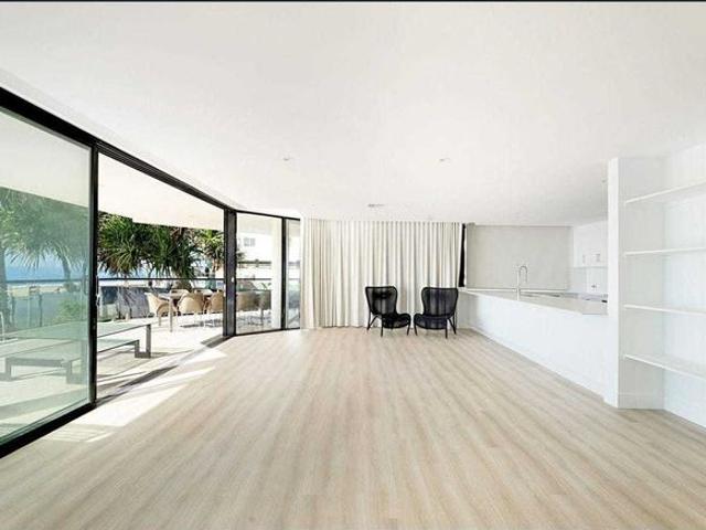 Spacious Luxury Beachfront Living