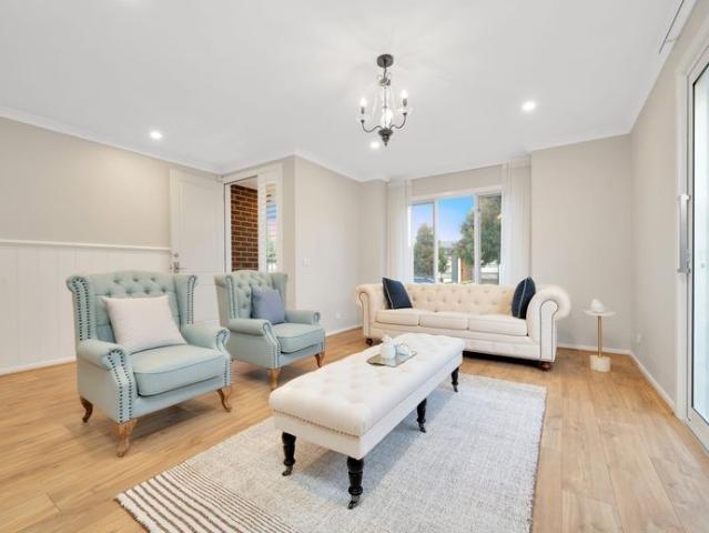 Spacious Luxury Living with Great Location!