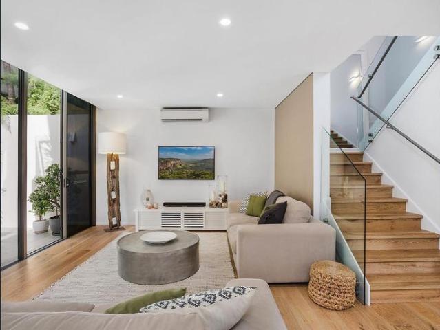 Spacious Luxury Townhouse