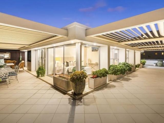 Spacious Manly Penthouse with Harbour Views – Six Month Lease