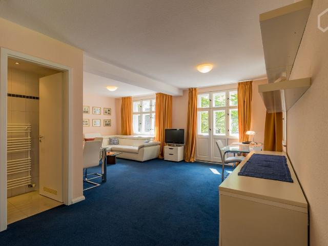 Spacious maisonette suite with balcony in Berlin Charlottenburg, Berlin Amsterdam Apartments for Rent