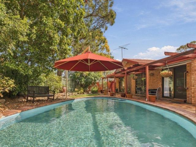 Spacious Mid Century Inspired Home in Quiet Cul de sac