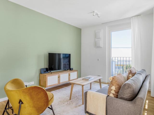 Spacious Mitte 2BR with Apple Store in building