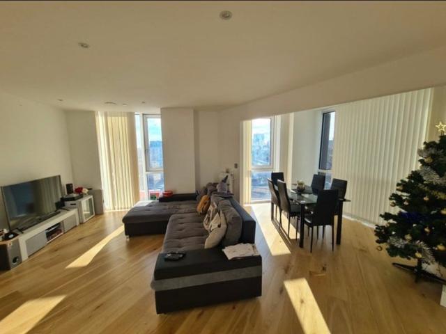 Spacious Modern 3 Bedroom Apartment