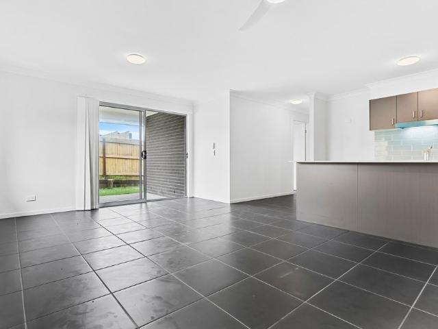 Spacious & Modern 3 Bedroom Duplex with Private Backyard