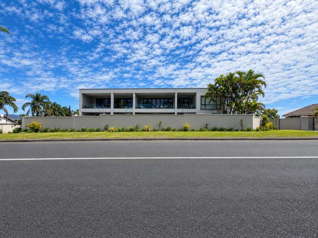 Spacious Modern 3 Bedroom Ground Floor Apartment in Umhlanga